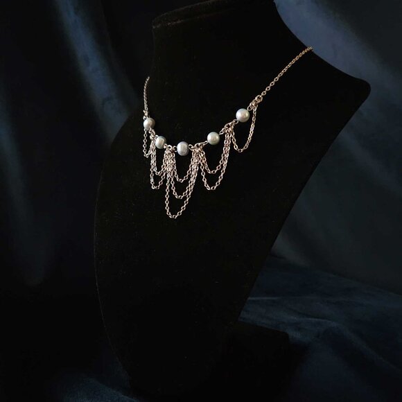 Vintage mermaid silver and blue pearls draped necklace with a small silver chain - Picture 7 of 12